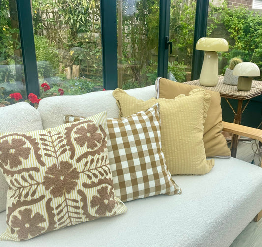 Housse de coussin brodée et rayée ALICE 45x45 caramel