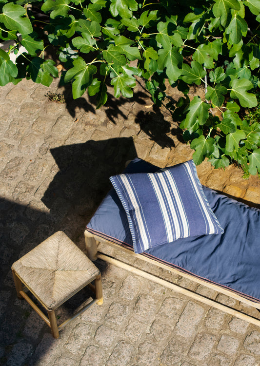 Housse de coussin rayée bleu marine et blanc YOLAINE 50x50
